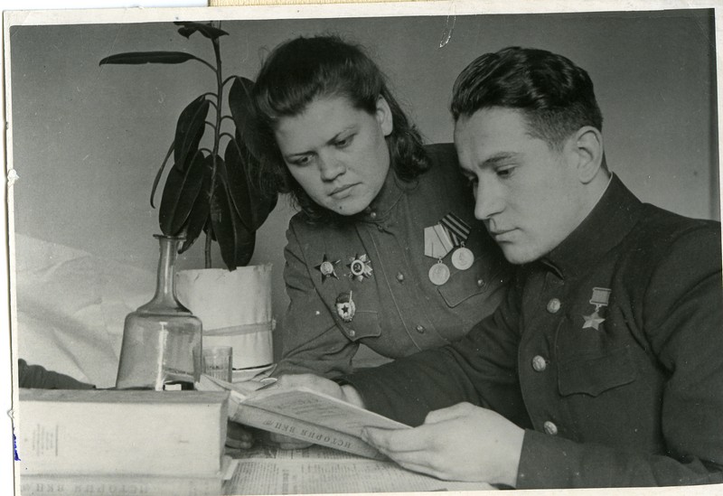31652_1942.jpg