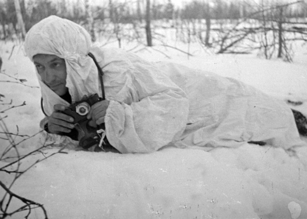 Военные корреспонденты времен великой отечественной войны. Военный фотокорреспондент ВОВ. Советский военный корреспондент.