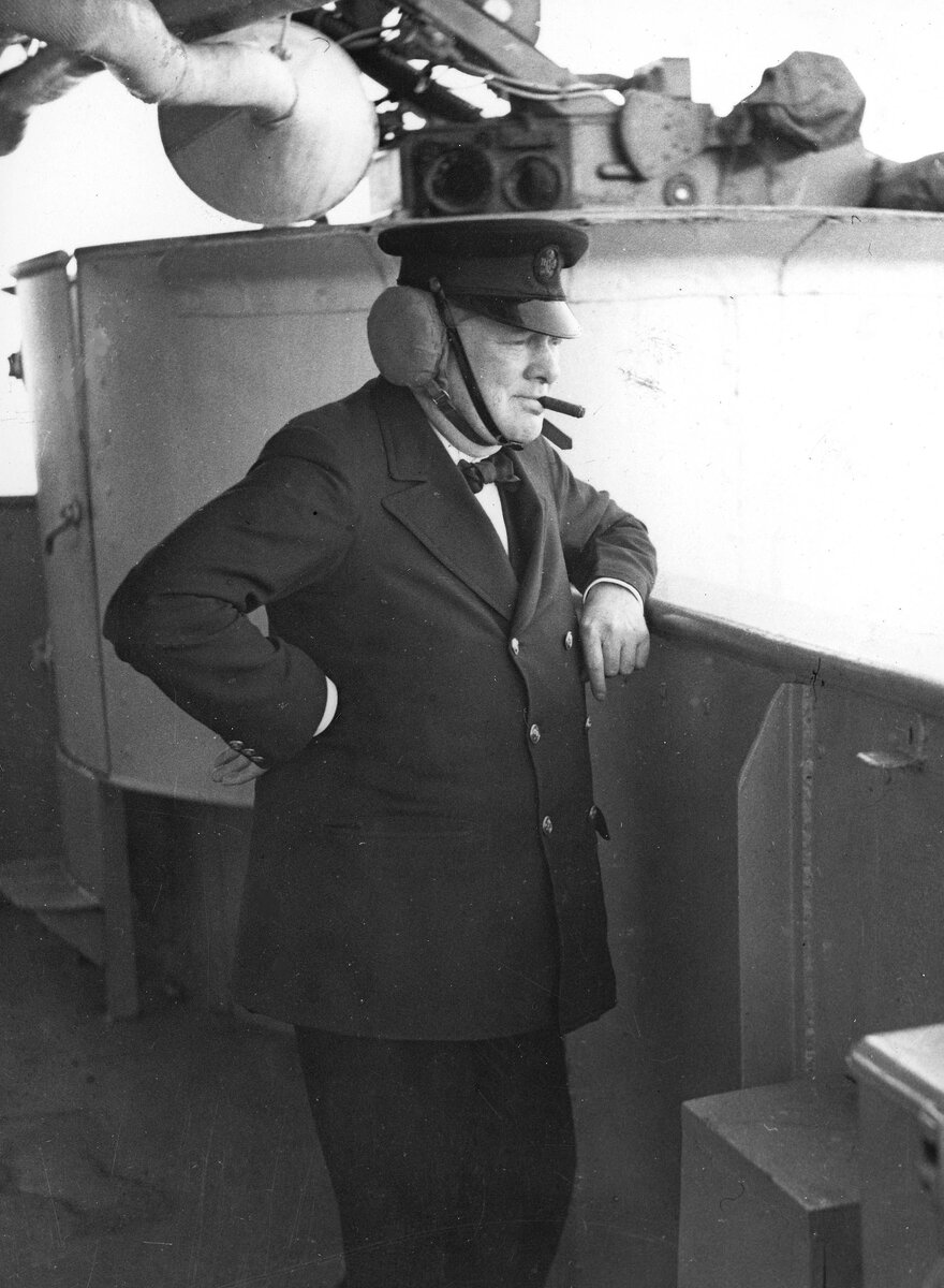 HMS-Renown-crossing-the-Atlantic-back-to-UK-21091943-PA-8631639.jpg
