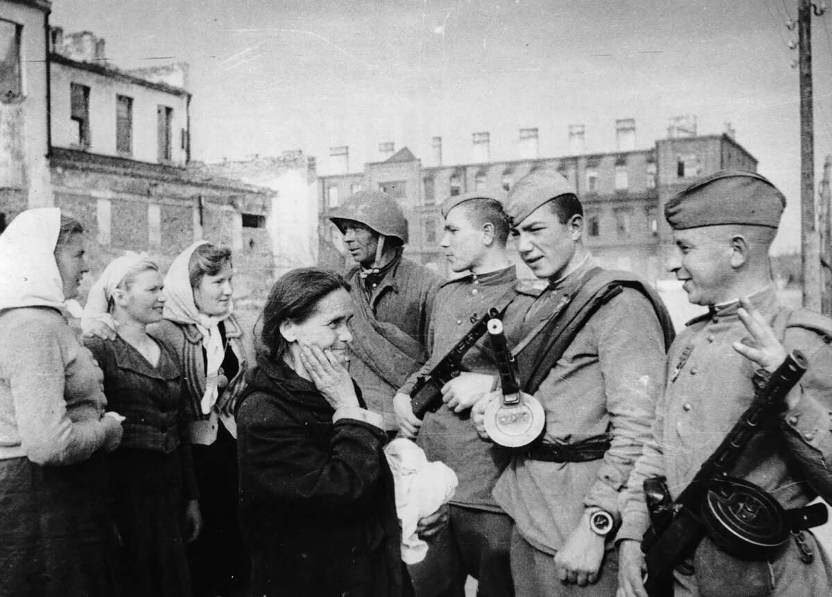 Архивное фото военных лет