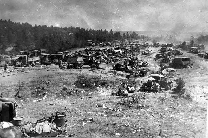 194407_abandoned_german_vehicles_belarus_(revised).jpg