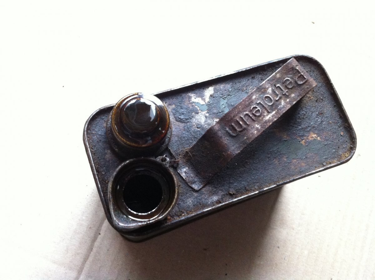 Канистра MG Petroleum для бензина 1.JPG