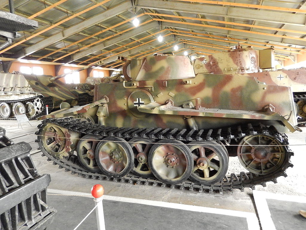 1024px-Pz.KpfW.I_Ausf.F_в_музее_в_Кубинке_02.jpg