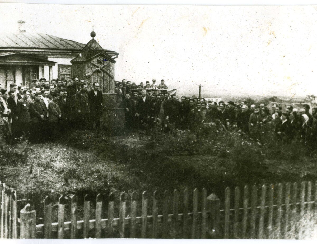 Братская могила партизан, сл. Михайловка, 1945 г..jpg
