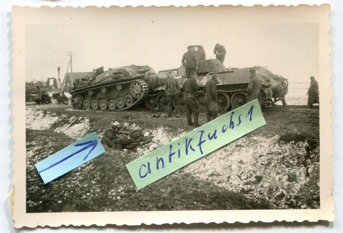 1 scontro di carri armati tedeschi Stug con carri armati T-34 dalla Russia 2a guerra mondiale.jpg