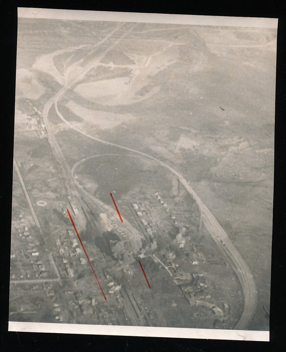 7 Foto aerea - attacco alla stazione di Ostashkov Russia - 2a guerra mondiale.jpg