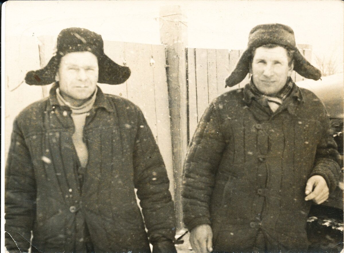 119319 Трактористы совхоз Иконниковский.jpg