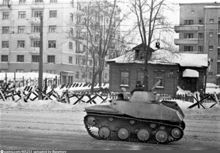 Т-40_москва-(в-ламское шоссе)_1941г.jpg