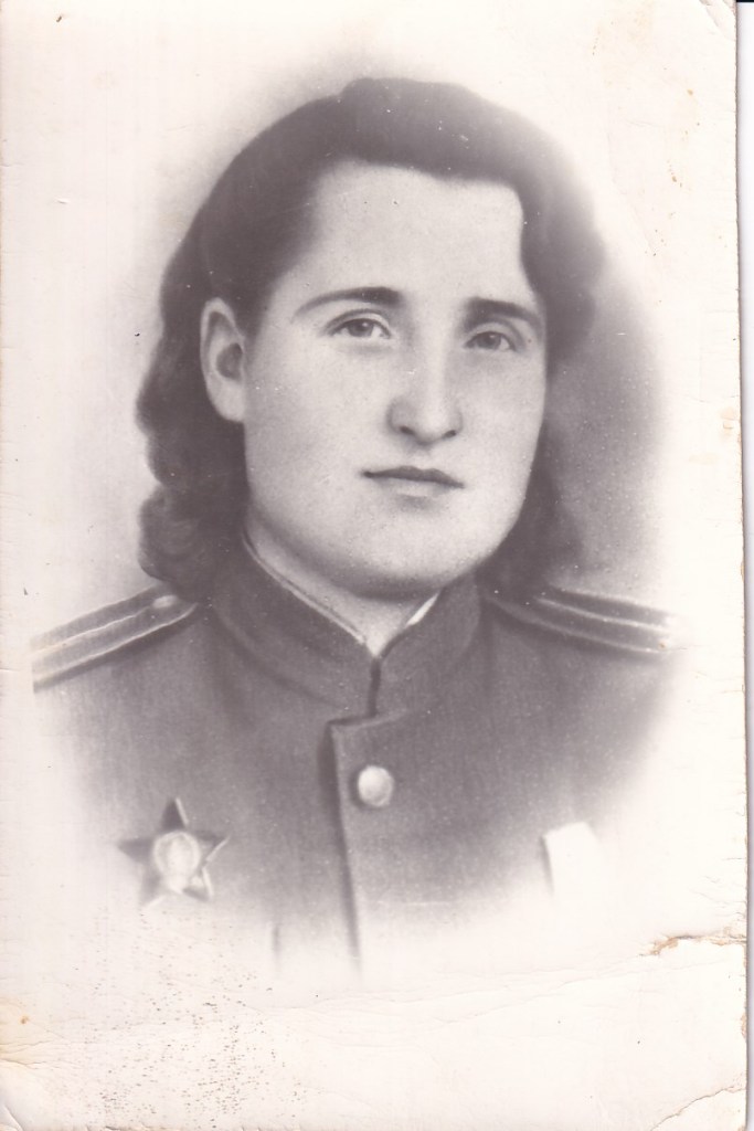 ЩМ КП 2302 (10) Фотография. Погребная Ольга Антоновна, участница ВОВ, 1945 г.jpg