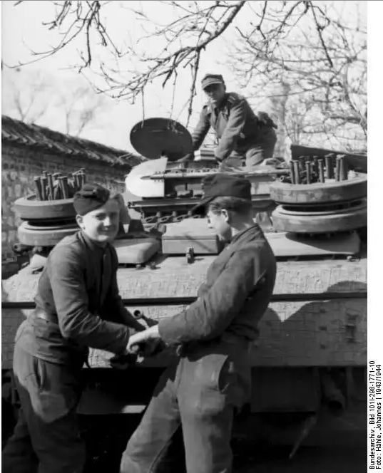 00Stug III_корма корпуса2.jpg