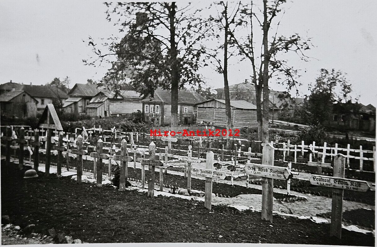 Heldenfriedhof in Sytschowka..........jpg