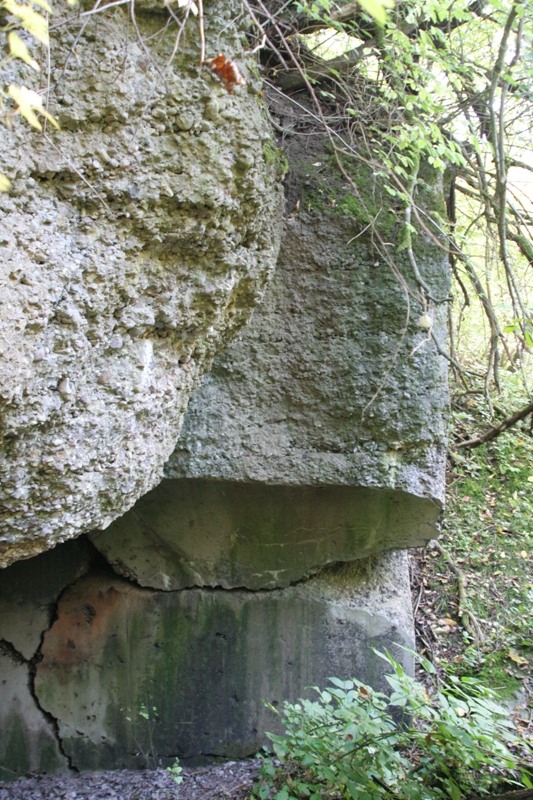 0_4143_c8903722_XL.jpg