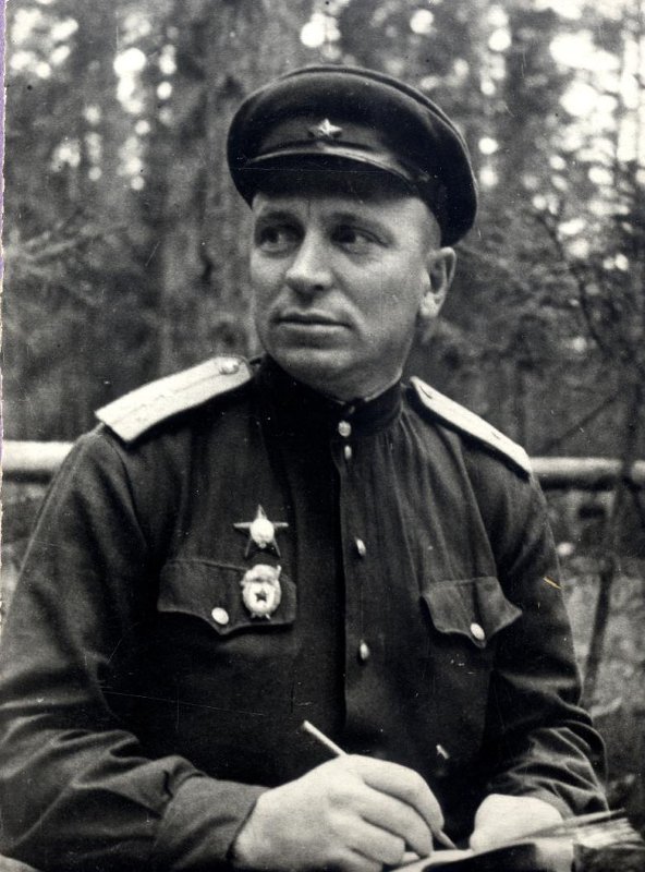 4105385.jpg