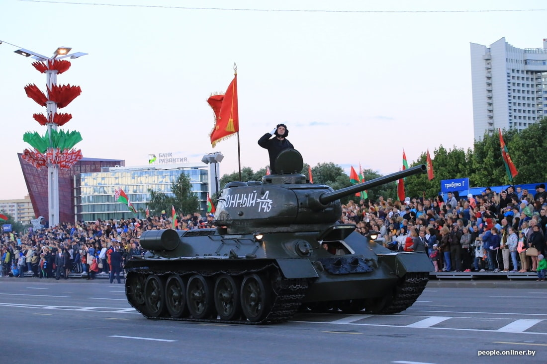 Парад 3 июля.jpg