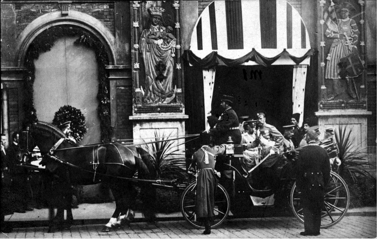 Рига. Царь Николай II. Дом Черноголовых. 1910 год. 2.jpg