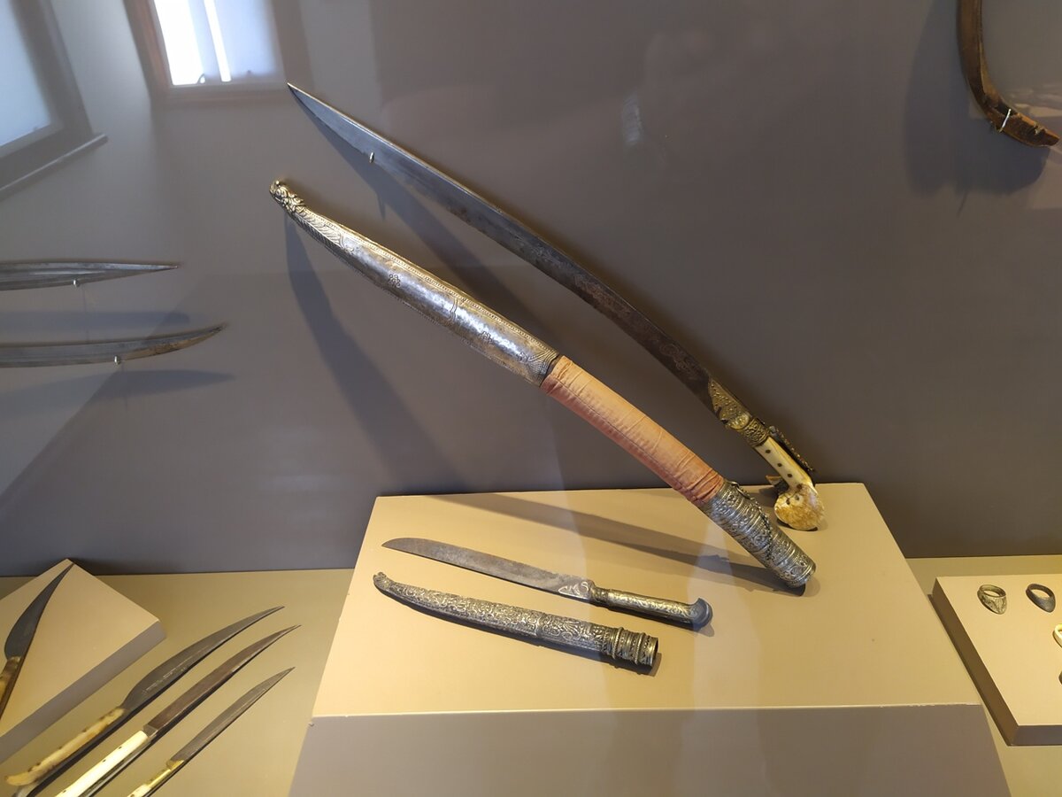 BUgOyx2e9s0.jpg