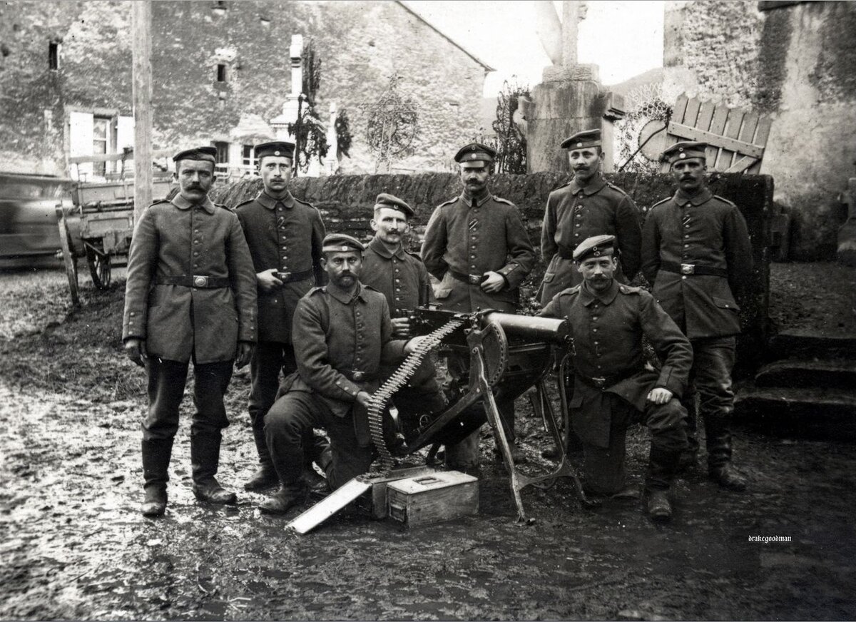 Как называют первую мировую. Немецкие солдаты пулеметчики 1 мировой. Германская Империя солдаты 1916 года.