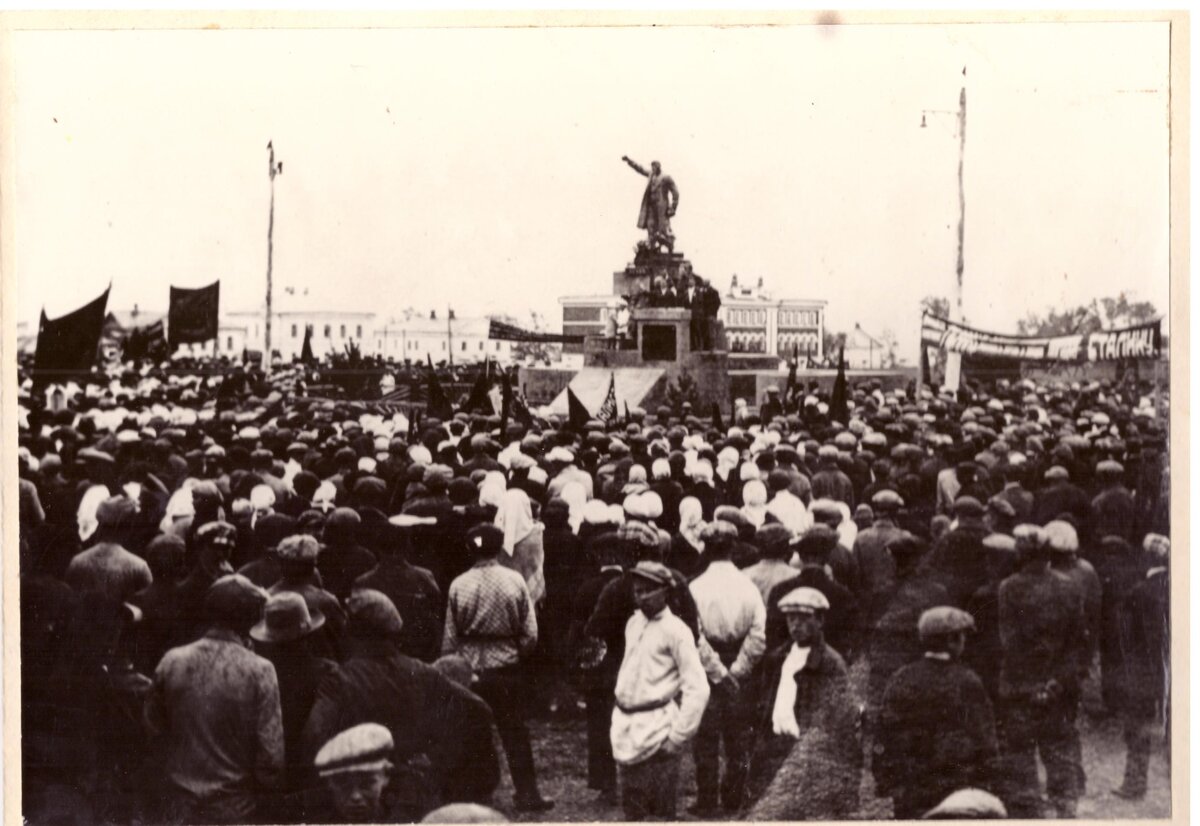 2412(5).2412(5). митинг посвященный открытию памятника В.И.Ленину в Краснослободске. 1937 г.jpg