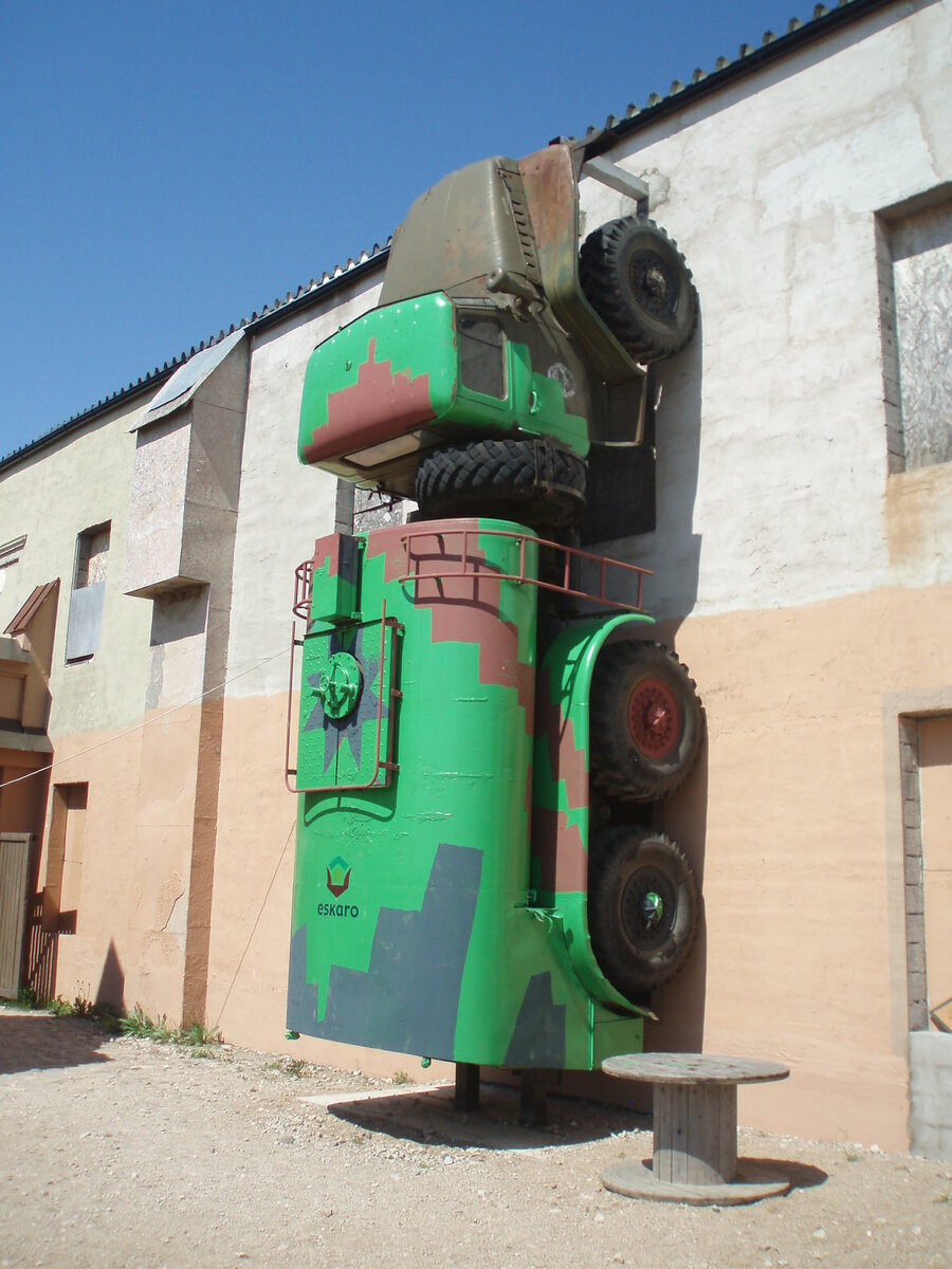 majj 214.jpg