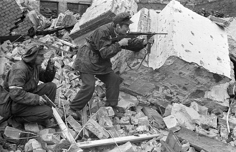 800px_Warsaw_Uprising_by_Chrzanowski___Henio_Roma___14828.jpg