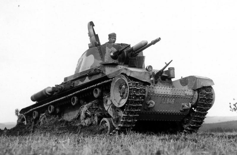 Pz.Kpfw. 35 (1).jpg