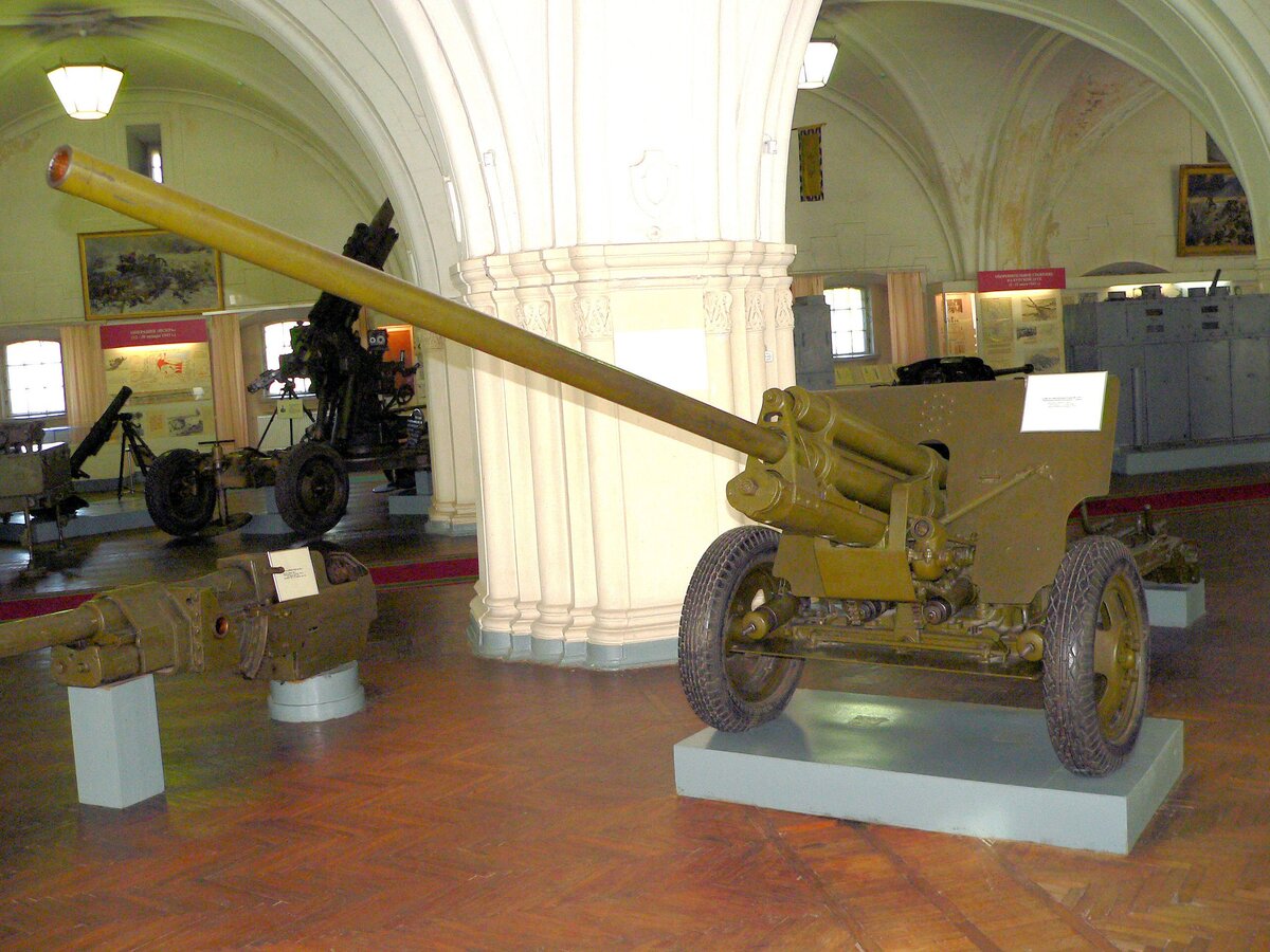 zis-2.main.19483.jpg