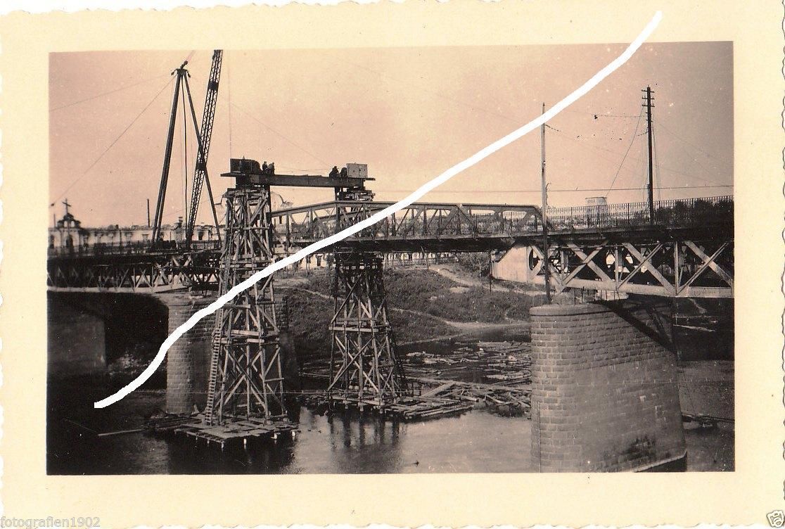 Foto Vormarsch Rußland,Smolensk 1942 ,Aufbau einer gesprengten Brücke.JPG
