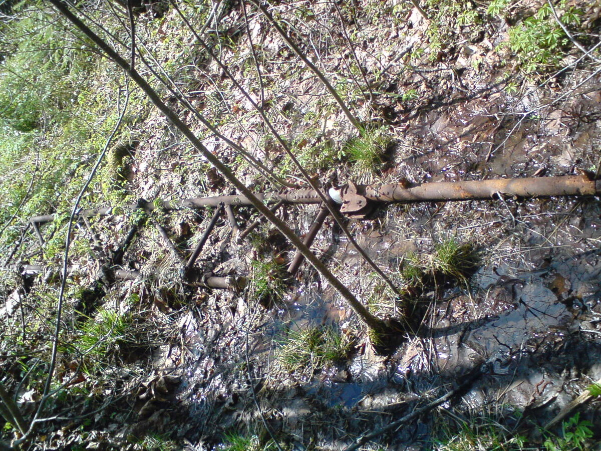 остатки самолёта.JPG