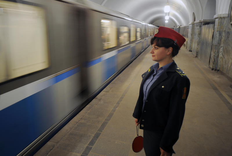 Дежурная по станции в метрополитене фото Московское метро SmolBattle