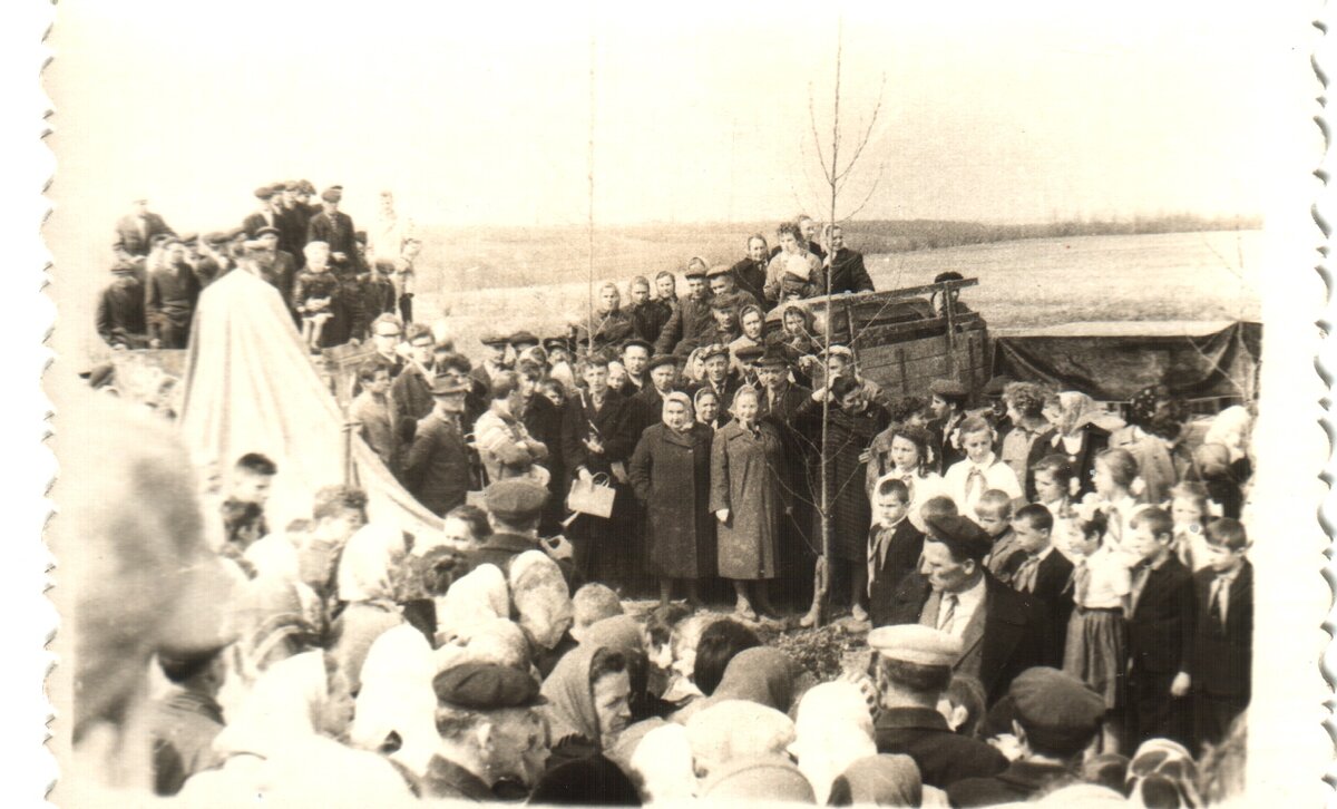 ПАМЯТНИК КОРОЛЕВУ (7).jpg