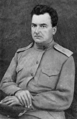 Nikolay_Shilov_on_the_frontline_1915.jpg