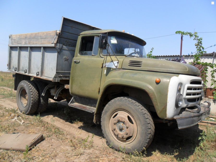 ZIL-130-1404765_1.jpg