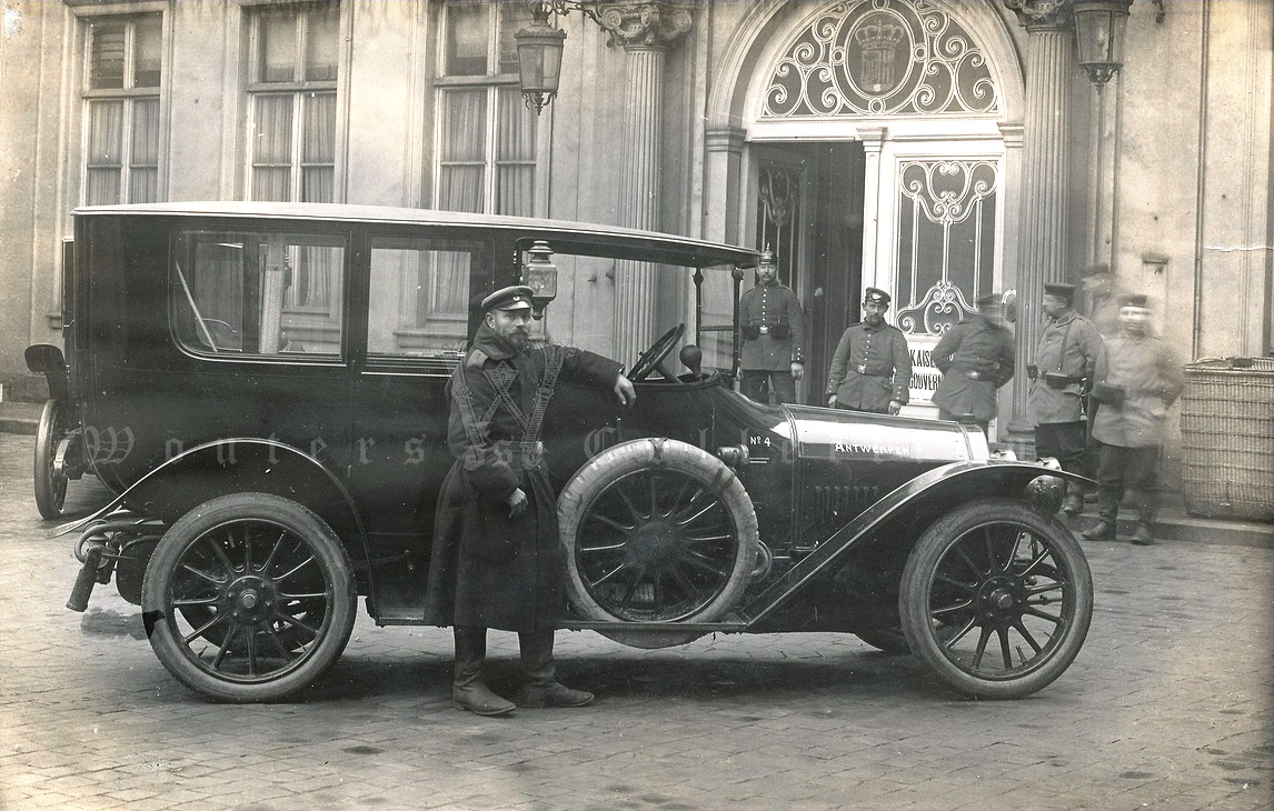 Первый автомобиль Aston Martin 1915 года