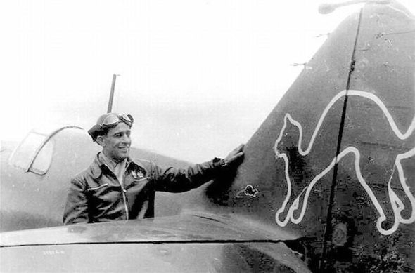 +ЛАГГ-3 Леонида Гальченко  кошка, играющая с мышкой. 1942 год..jpg