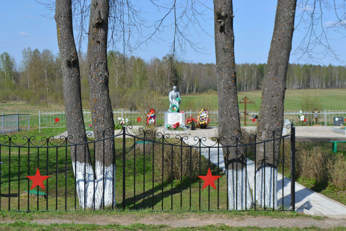 bratskaya-mogila-d-pogorelki-dsc_0500-1.jpg