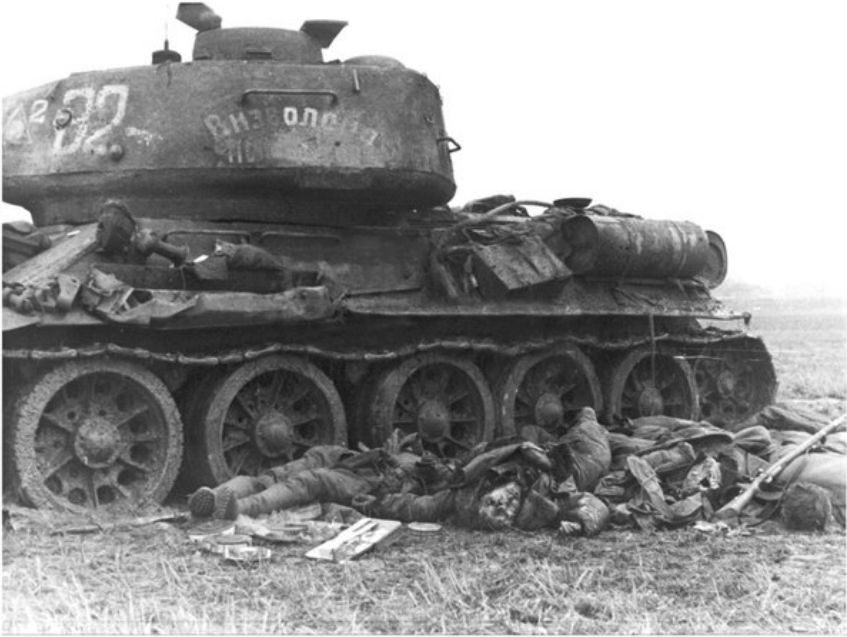!0_Т-34-85_9-го гвард.танк.корпуса. Февраль-март 1945 г. Вост.Померания.jpg