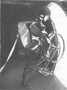 bon-ciclista-paracaisdista-2.jpg