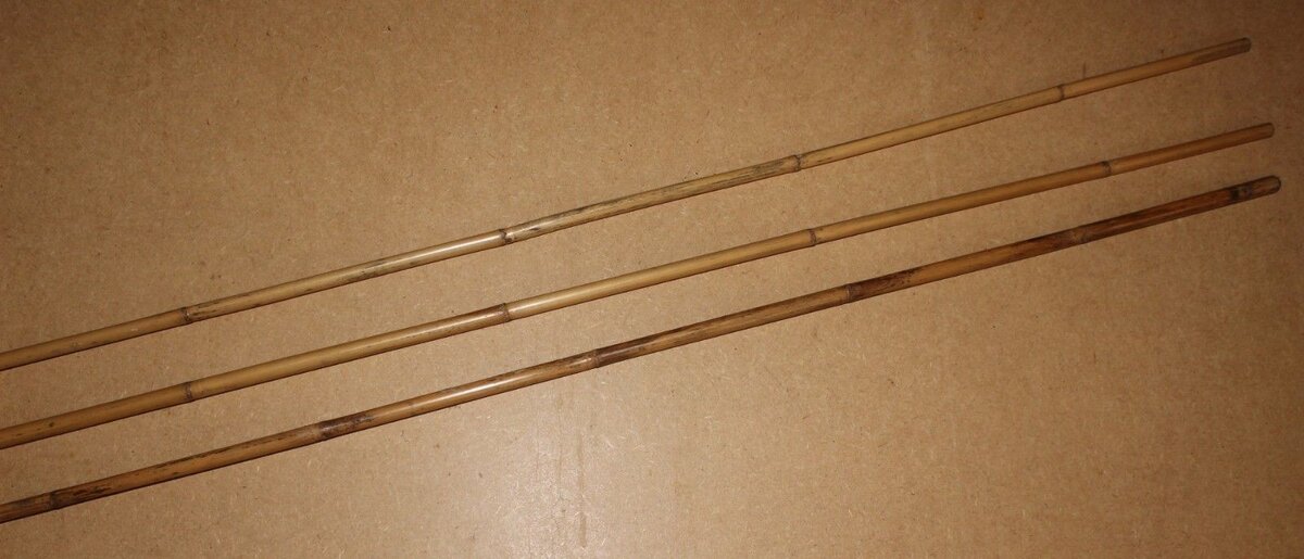 PAPOUA-NEW-GUINEA-3-old-bambou-arrows-PNG-_57 (1).jpg