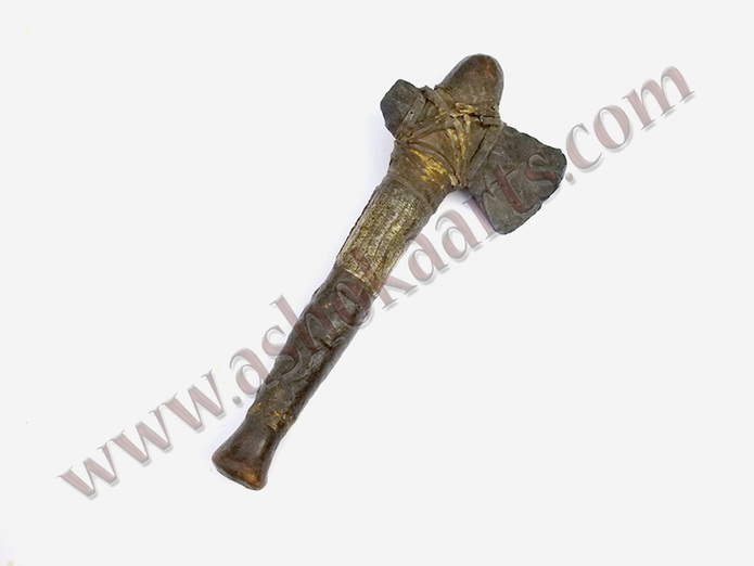 chaco-stone-axe-with-snakeskin-2-6692.jpg