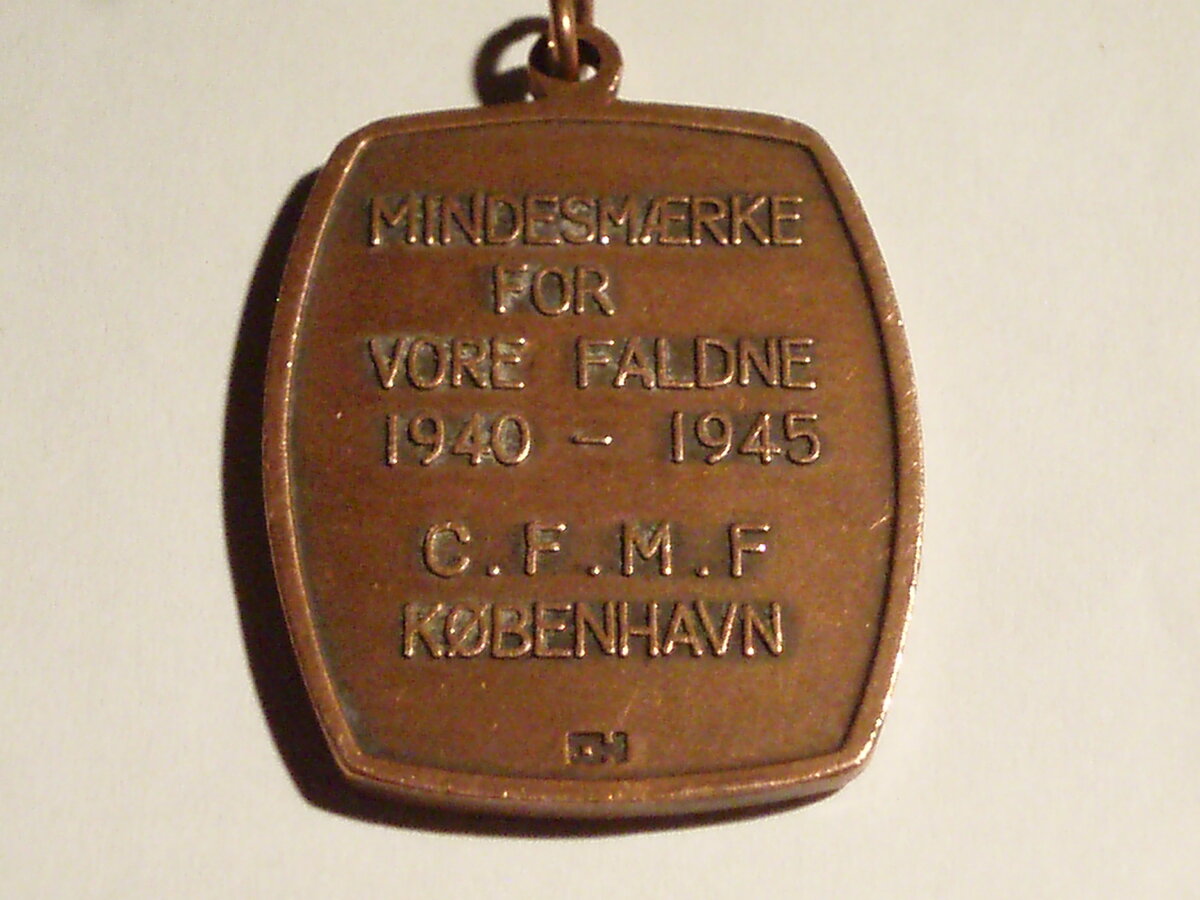 985544_002.jpg