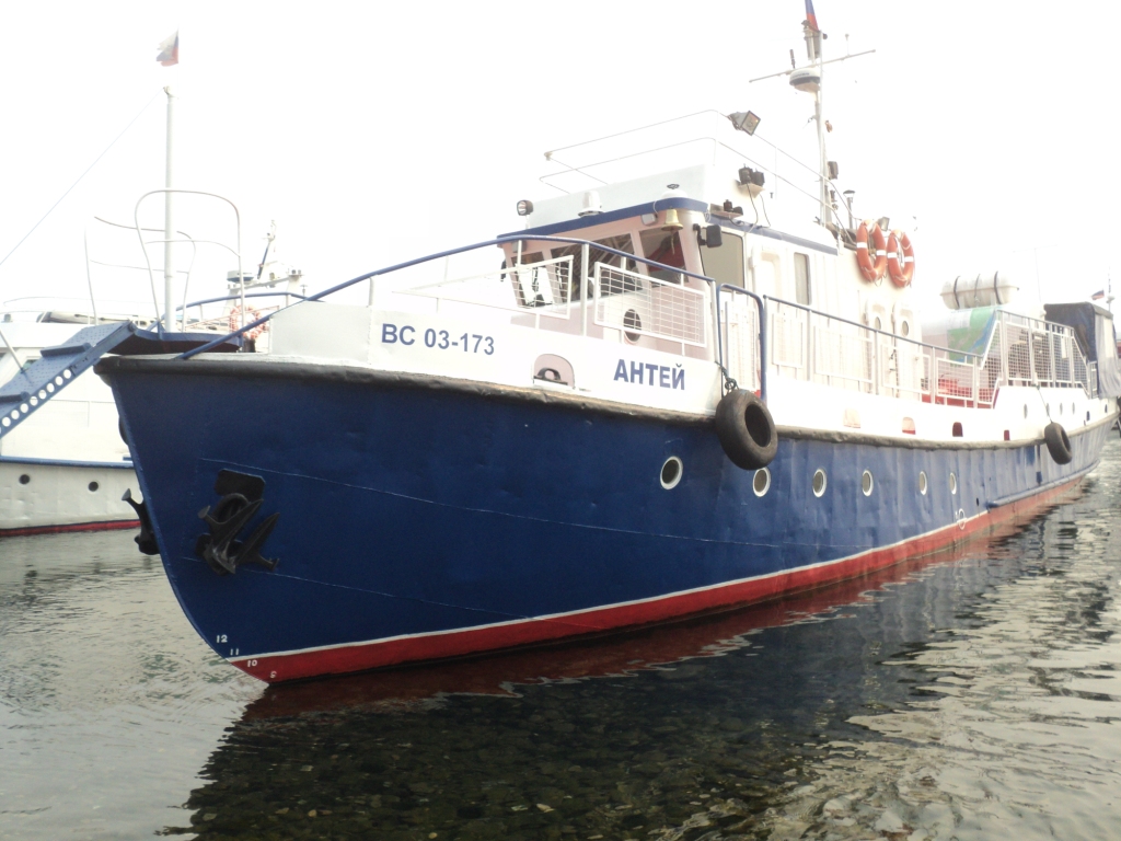833.JPG
