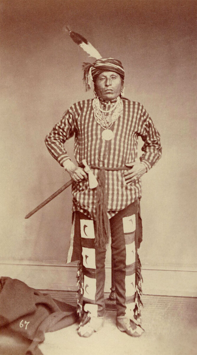 Little-Pipe-aka-Da-nu-wa-in-ga-Oto-1869-b.jpg