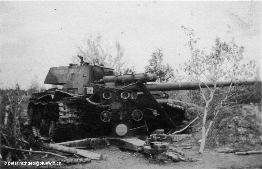 КВ-8..Вперёд на запад.. и 88мм.jpg