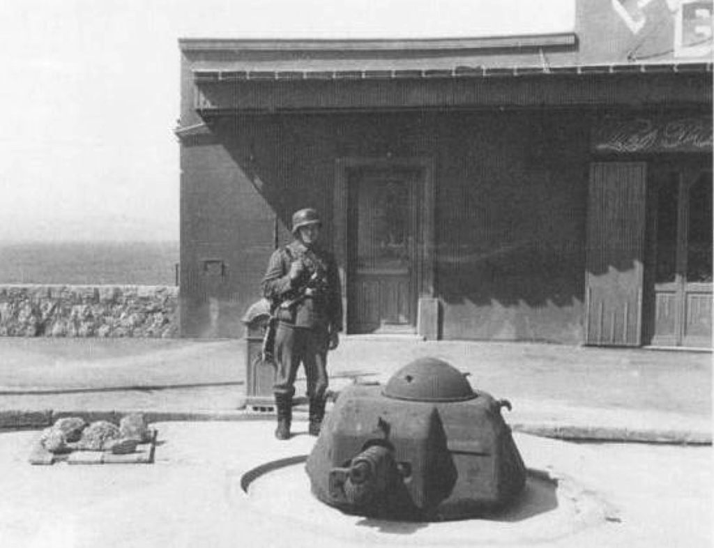 turret R-35_marseille.jpg