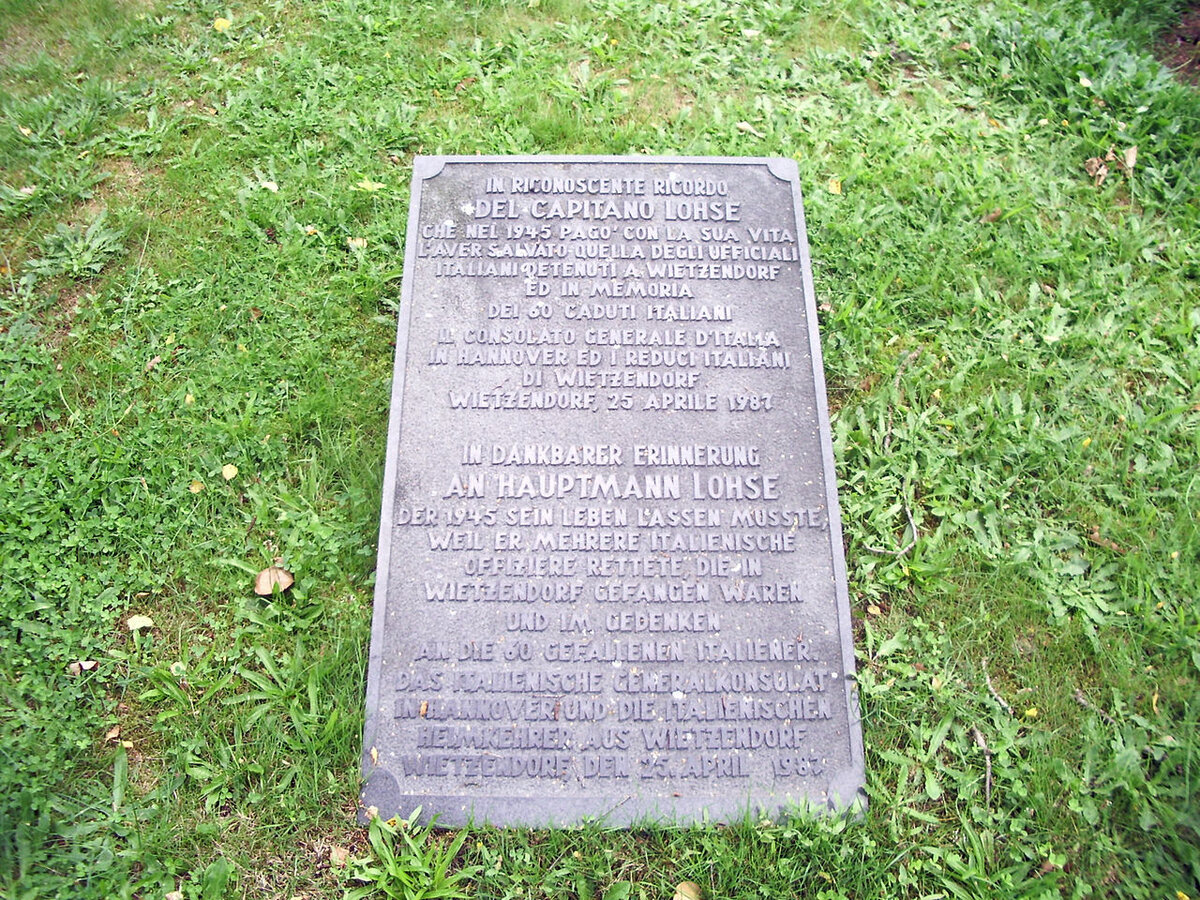1280px-Wietzendorf_Gedenktafel_Hauptmann_Lohse_01.jpg
