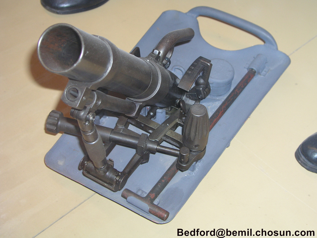 German 5-cm LeGrW 36 (leichte Granatwerfer 36)_ Light mortar Model 1936 0004.jpg