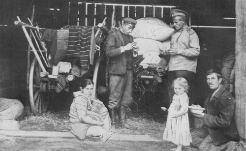 1335686485-142798-nw_polish_refugees_01.jpg