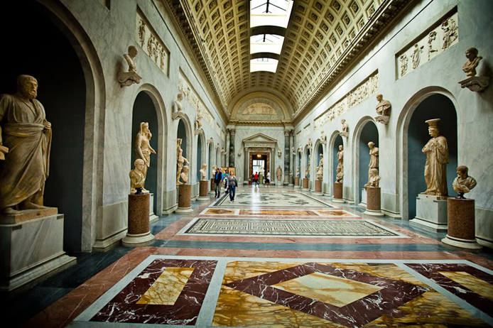Vatican-Museum-Kyaramonti-Galereya.jpg
