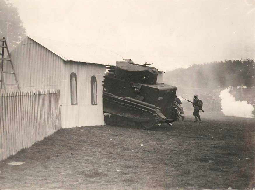 найи_британский Vickers Mk.l A.jpg