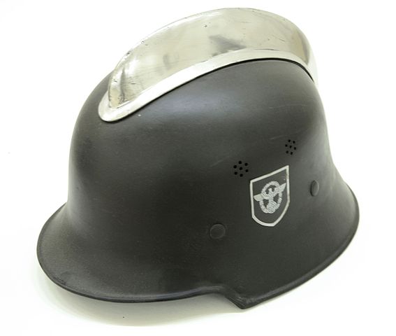 567px-Helm_Pdorf04.jpg